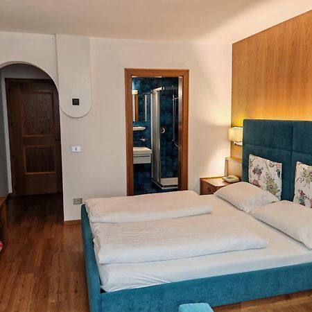 Hotel Alpenblick Sarentino Exterior foto