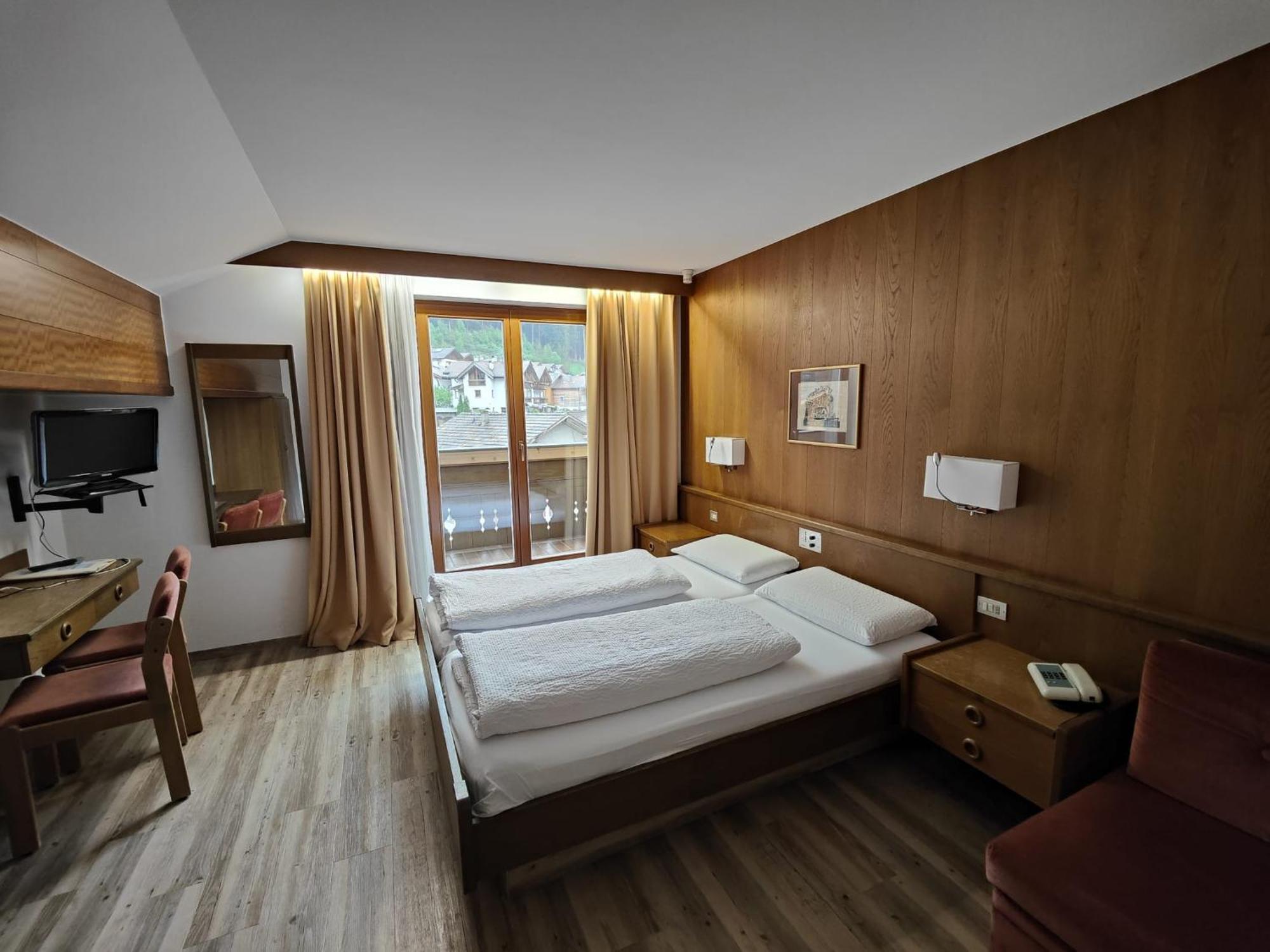 Hotel Alpenblick Sarentino Exterior foto