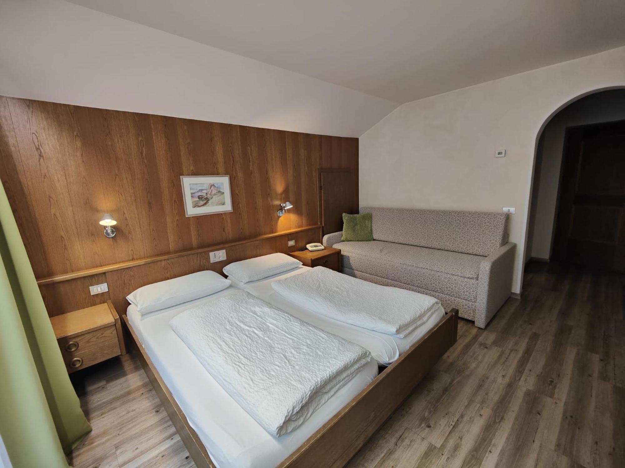 Hotel Alpenblick Sarentino Exterior foto