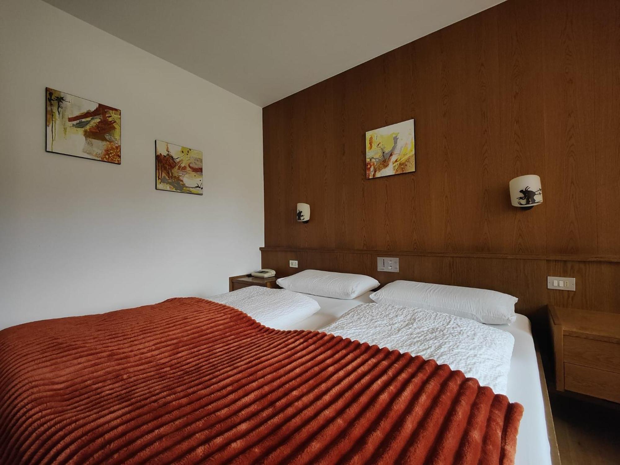 Hotel Alpenblick Sarentino Exterior foto