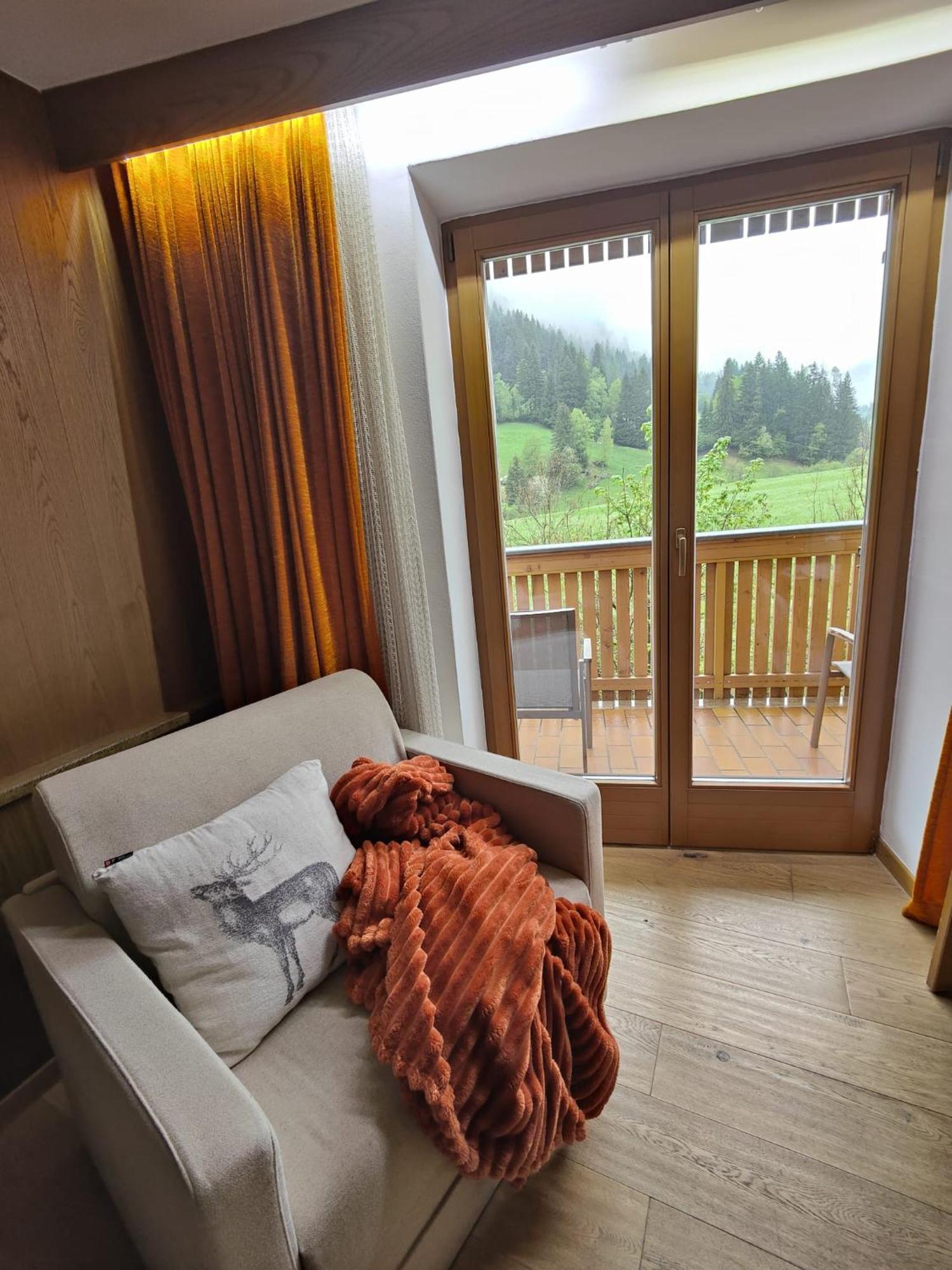 Hotel Alpenblick Sarentino Exterior foto
