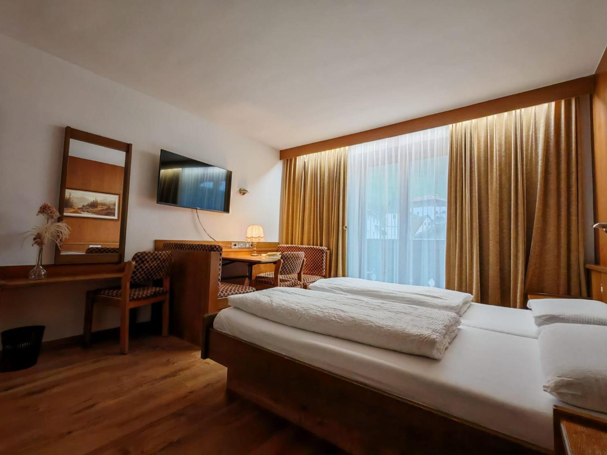 Hotel Alpenblick Sarentino Exterior foto