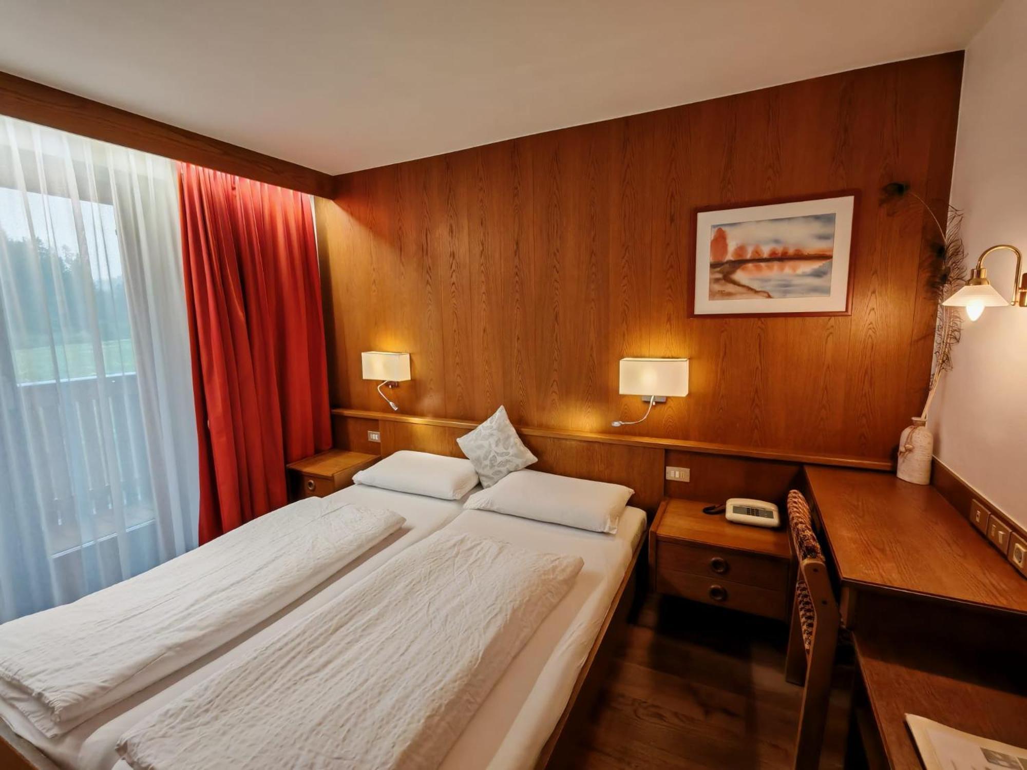 Hotel Alpenblick Sarentino Exterior foto